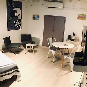 Studio Typique Et Cosy Climatise. Appartamento